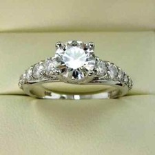 Anello di fidanzamento creato