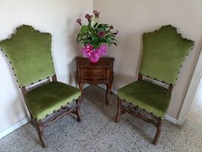 sedia in legno intagliata imbottita in velluto