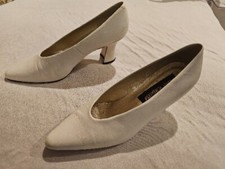 Moda Españal Cream Leather