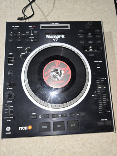 Numark turntable - v7,