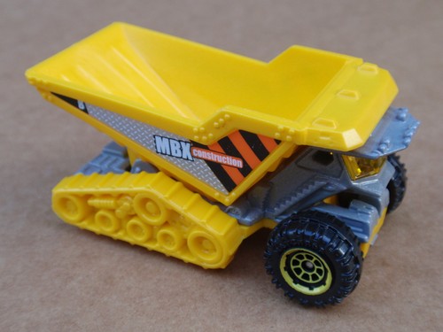 Matchbox dump dozer 2013 - dump,