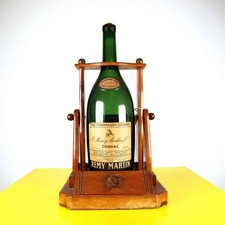 bottiglia cognac remy martin con espositore in legno