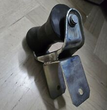 Rullo centrale reggichiglia con staffa fissa 70X70 mm per carrello barca