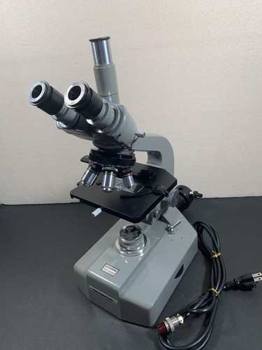 Microscopio biologico