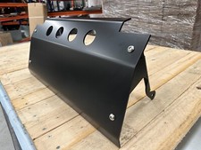 Protezione battitacco sterzo nero opaco 5mm acciaio adatto a Land Rover Defender 90 110 - fori