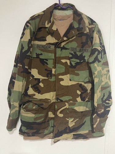 Uniforme mimetica bosco
