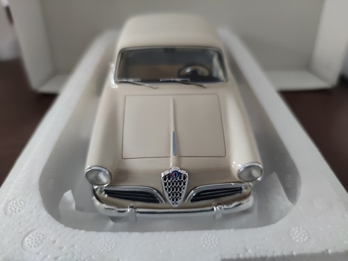 Miniminiera alfa romeo - 1/18,