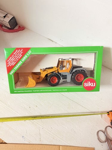 Siku farmer 3551 fendt xylon - fendt,