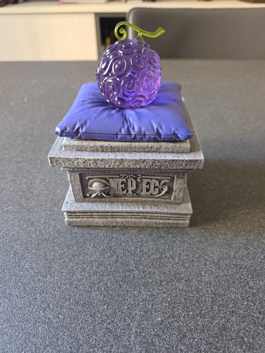 One piece resin - one,