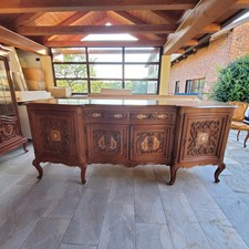 Grande e capiente credenza in