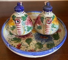 contenitori olio ed aceto con piatto vassoio marca Deruta