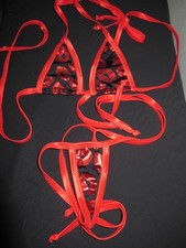 Set mini bikini rosso e nero