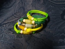 Bracciale in Paracord Regolabile con Charms – Fatto a Mano, Unisex, Vari colori 