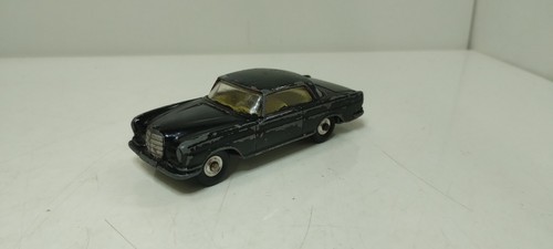 Corgi toys mercedes benz - toys,