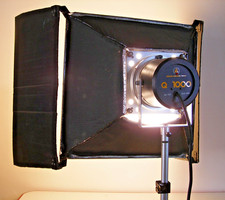 IFF Illuminatore ventilato Q1000 + SoftBox 50x50cm + Diffusore con Ombrello