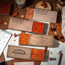 ✒️ 70 Pcs Set Timbri Vintage – Lettere, Numeri e Simboli in Legno per Scrapbooki