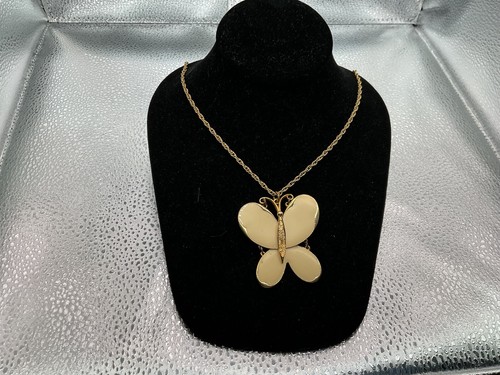 Collana con ciondolo farfalla - con,