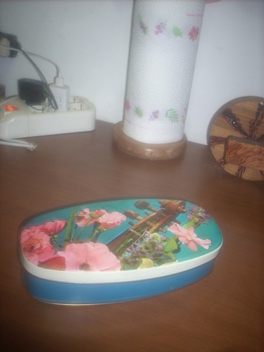 Scatola ovale vintage in - vintage,