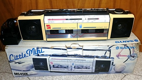 Sanyo cassette player - sanyo, radio