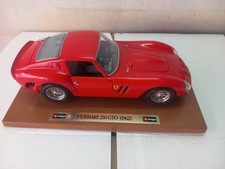 BURAGO FERRARI  GTO  1/18 CON