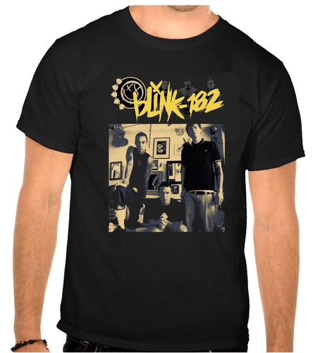 Shirt nera con - nera, musica