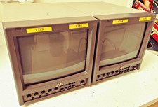 2 monitor da gioco broadcast