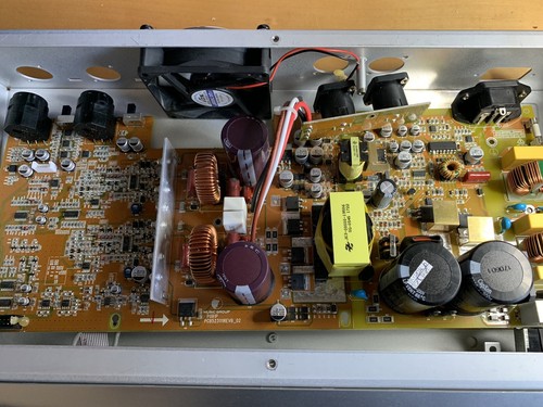 Behringer nu3000d non in - è,