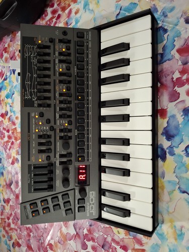 Roland boutique synth - jd-08,