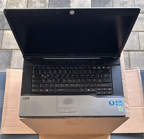 Fujitsu e752 dispenser - fujitsu, 15.6"