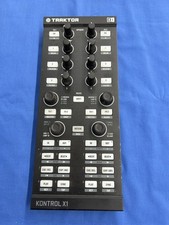 Traktor Kontrol X1 interfaccia controller strumenti nativi