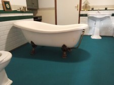 vasca da bagno ovale vintage con piedini