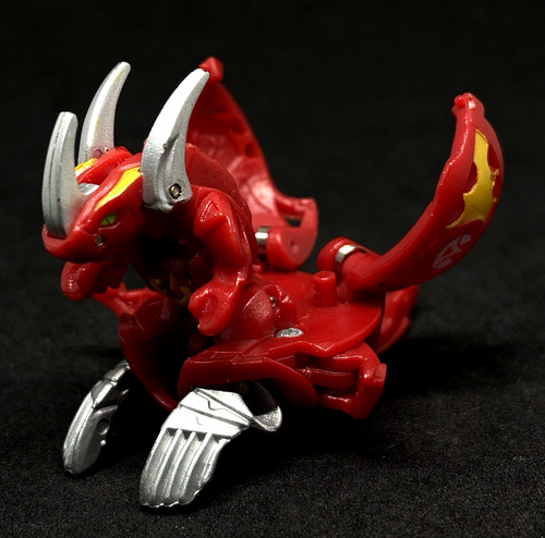 Bakugan lumino dragonoid pyrus - bakugan,