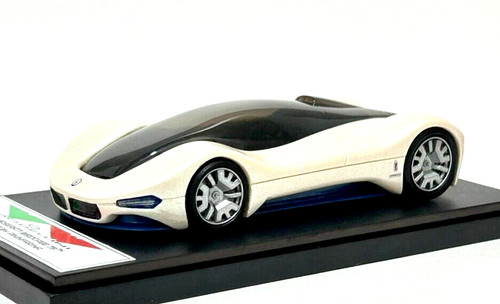 Yow modelliini 2005 - 1/43,