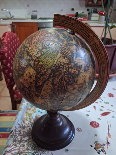 Mappamondo girevole vintage