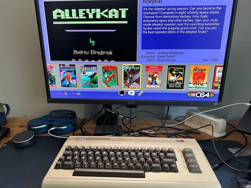 Thec64 maxi full size - size, retro