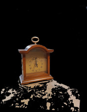 Orologio da tavolo in legno e ottone, movimento made in Germ.