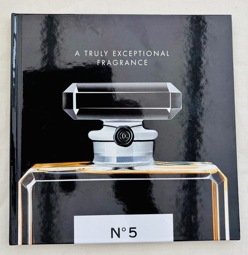 Chanel book a truly - book,