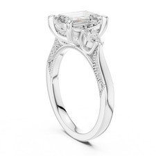 Bellissimo anello con diamanti