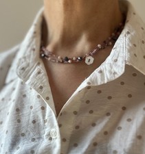 Collana lunga di perle in