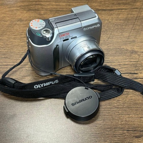 Fotocamera digitale compatta
