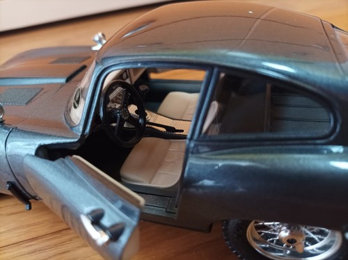 Modellino auto jaguar 1961 - auto, "e"
