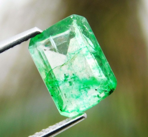 Pietra preziosa sfusa smeraldo