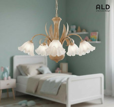 Lampadario classico in legno e