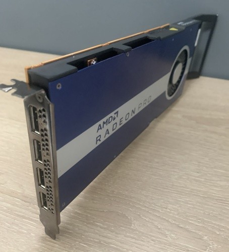Amd radeon pro - w5500, scheda