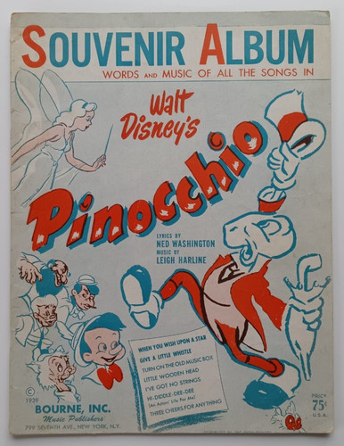 Souvenir album walt disney s - album:, disney's