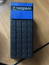 Bespeco VM14L - Pedale Volume Stereo per Chitarra e Tastiera - Made in Italy