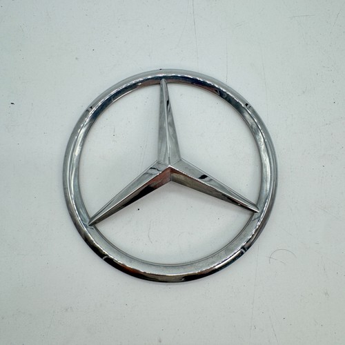 Scritta mercedes logo emblema - mercedes,
