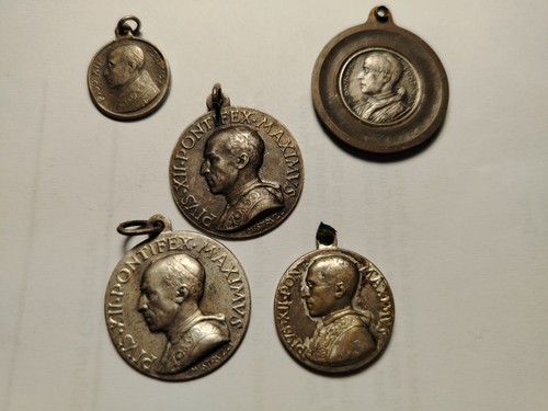 Lotto medagliette di - medagliette, pio