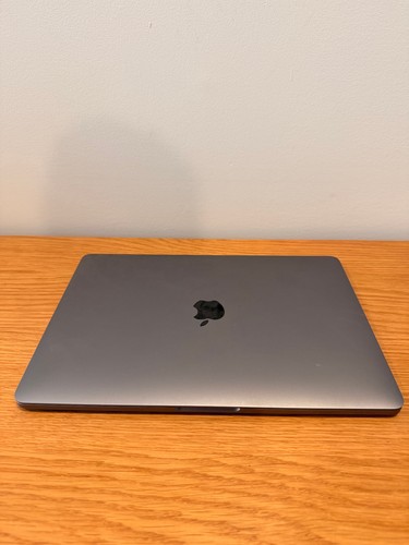 Apple macbook pro 2017 - 13",