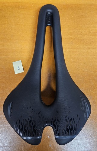 Sella bici corsa aperta corta